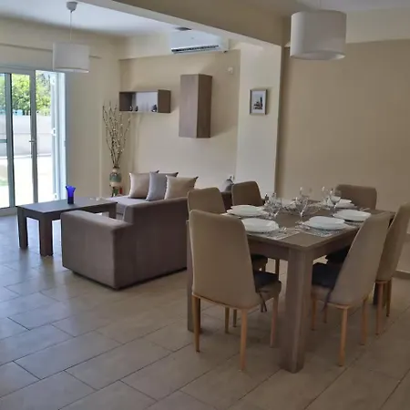 Olympia Villa Karavomylos